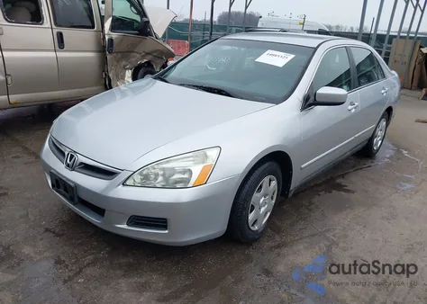 2007 Honda Accord 2.4 Lx z USA, uszkodzony, nr VIN 1HGCM56407A194009